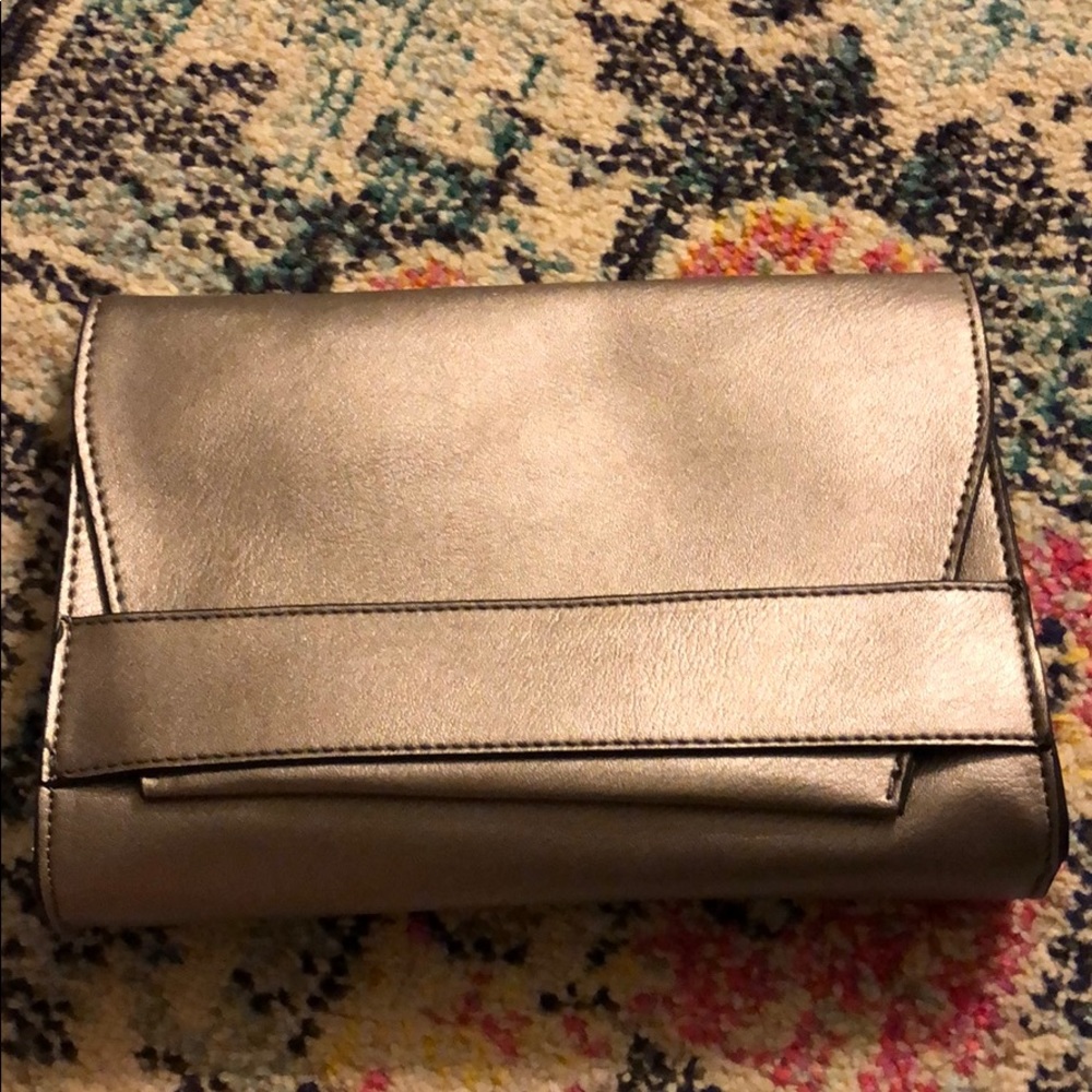 Summer and Rose Metal clutch